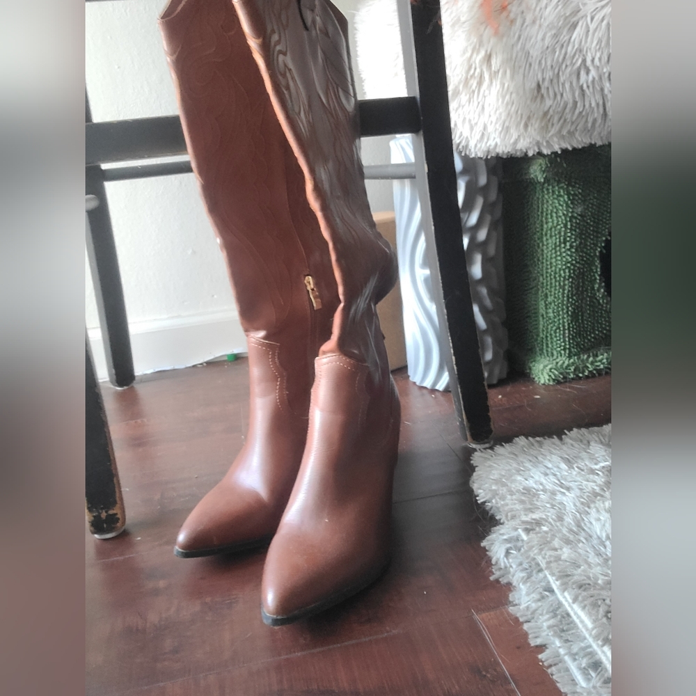 Boots 👢 - Picture 5 of 5
